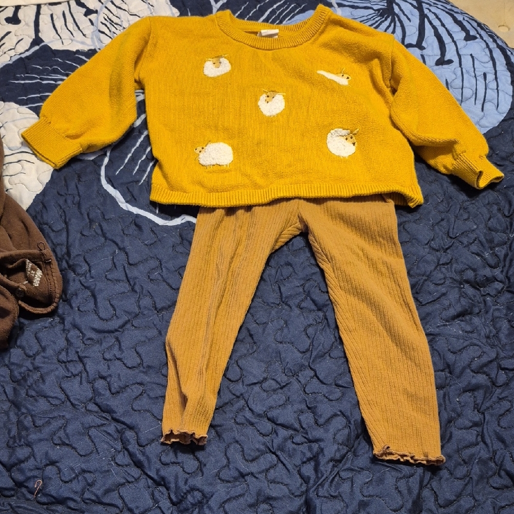 GAP Kids Yellow and Brown Matching Set